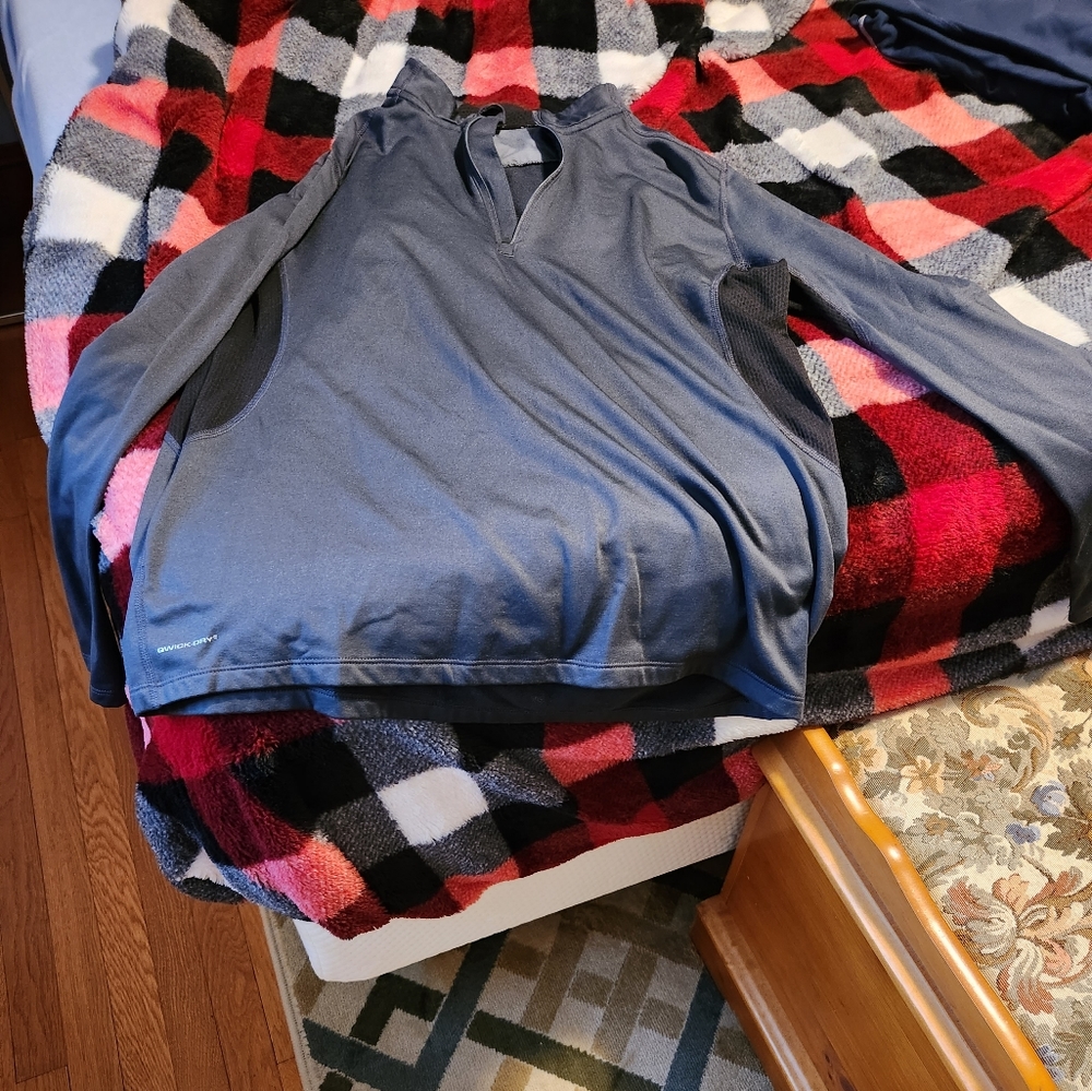 Under armour med weight shirt